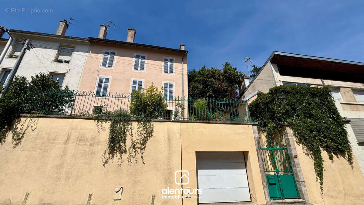 Maison 9 pièce(s) 158 m2 - photo 2