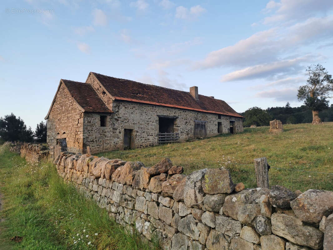 Maison à SAINT-GERMAIN-EN-BRIONNAIS