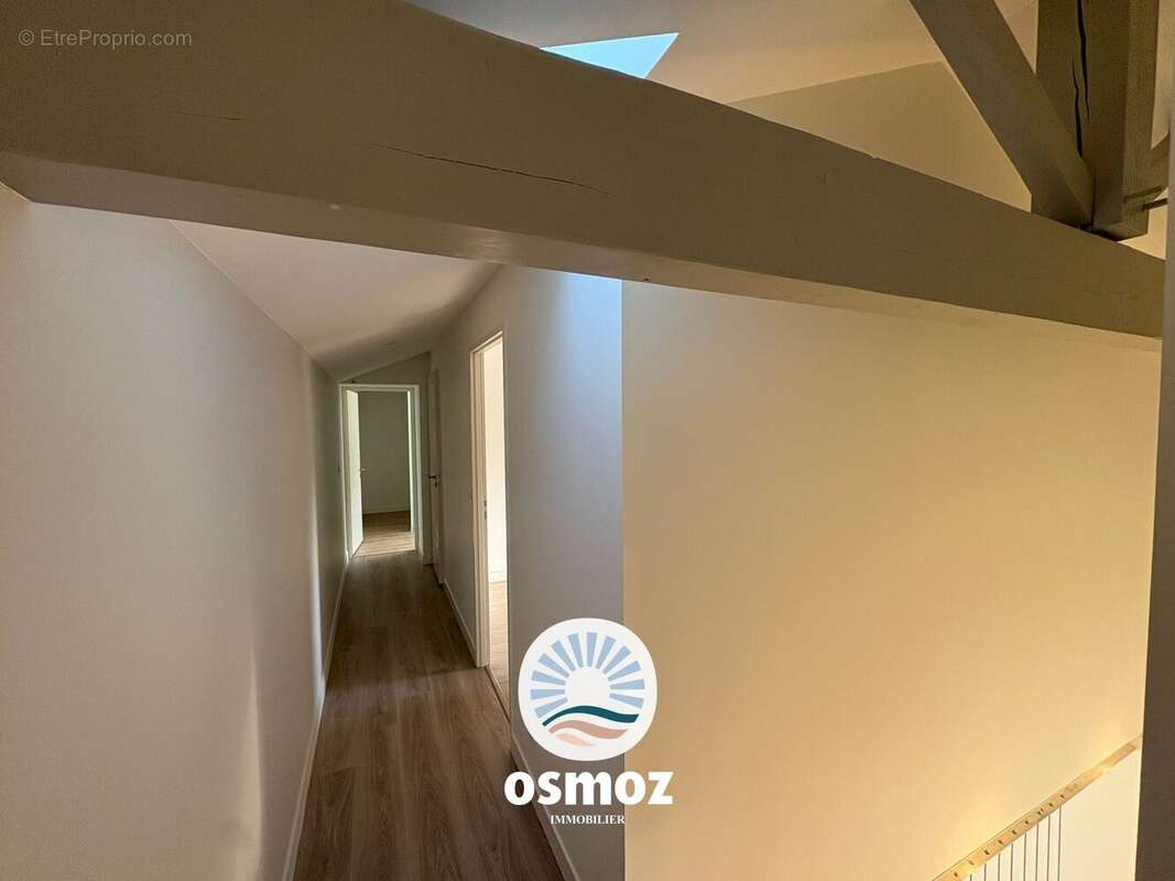 Maison à SAINT-LAURENT-DE-LA-PREE