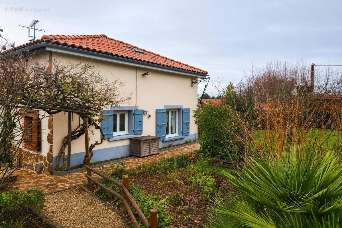 Maison à ORADOUR-FANAIS