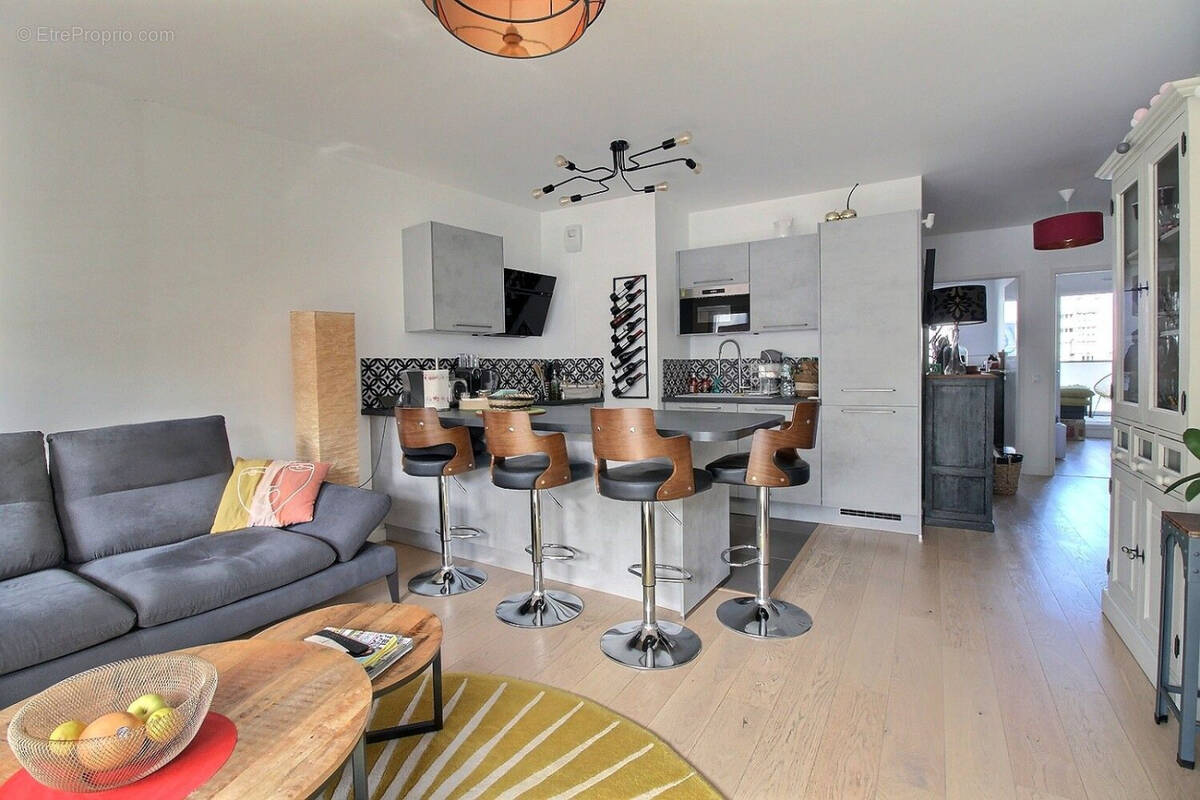 Appartement à ISSY-LES-MOULINEAUX