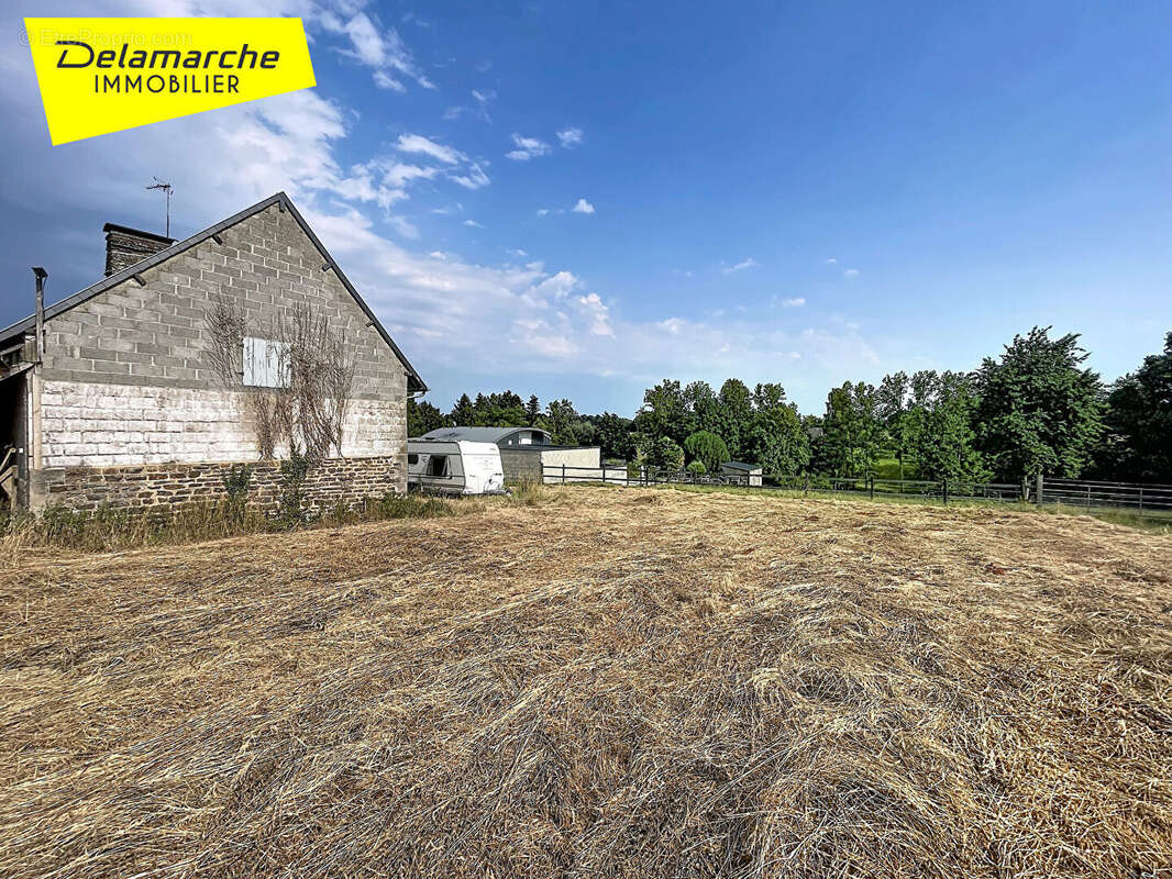 Maison à vendre à Grandparigny (50600) 2 pièce(s) 59 m2  sur terrain constructible d'env.3000m² - photo 6
