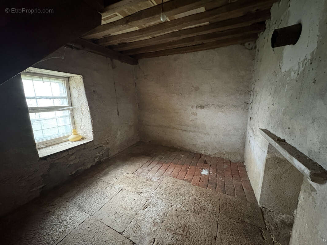 Maison à MONTCEAU-ET-ECHARNANT