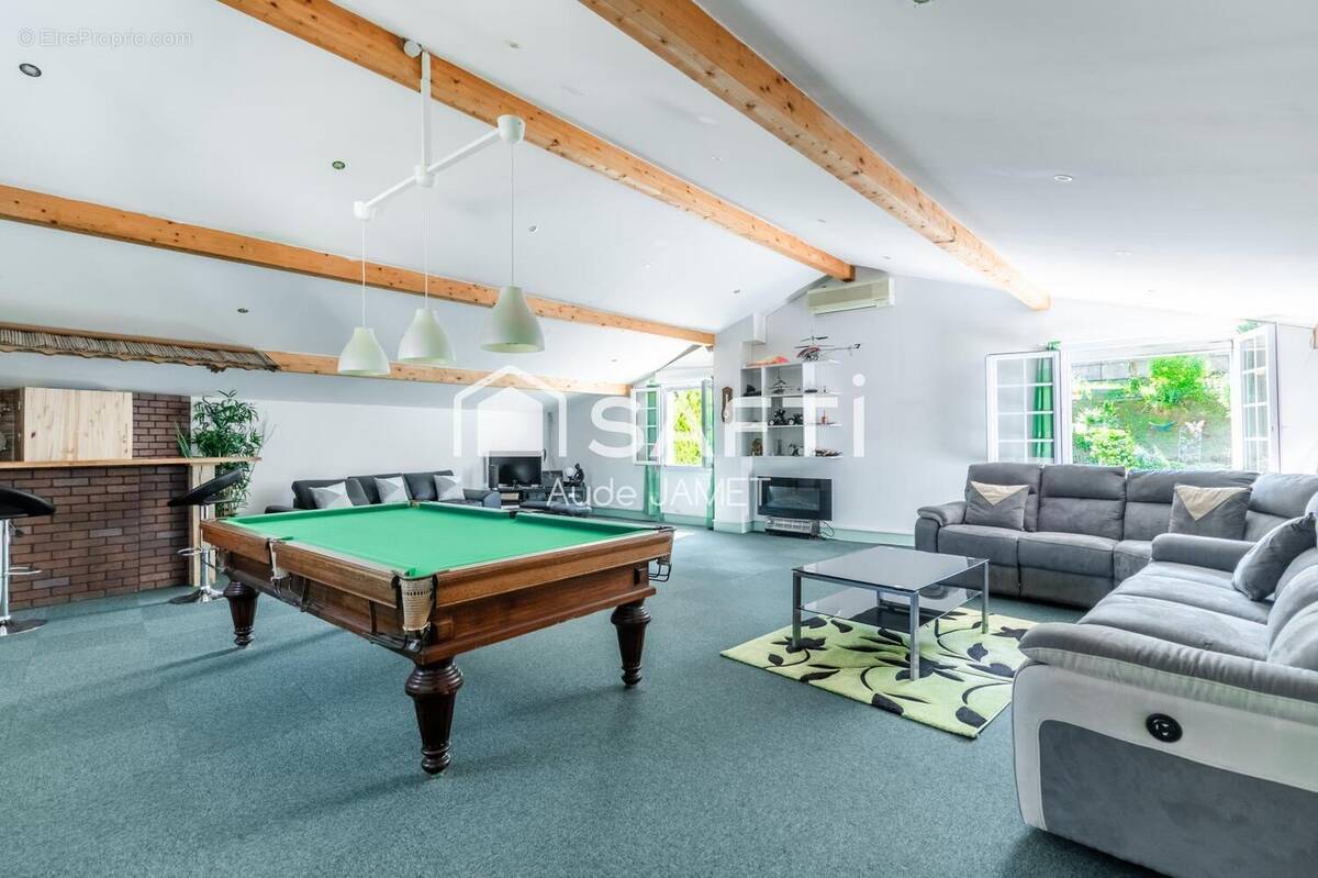 Photo 1 - Maison à VIROFLAY