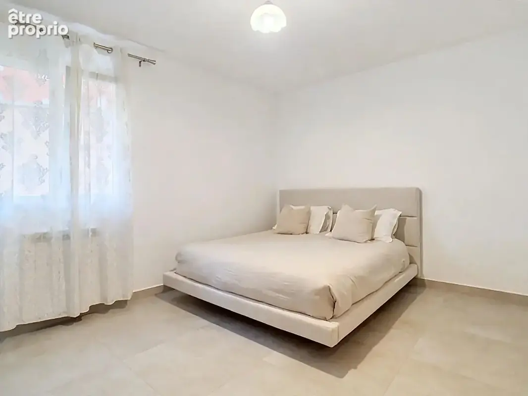 Maison familiale de plain-pied 135 m² à ISTRES - Terrain 800 m² - 4 chambres - Garage 36 m² - photo 9