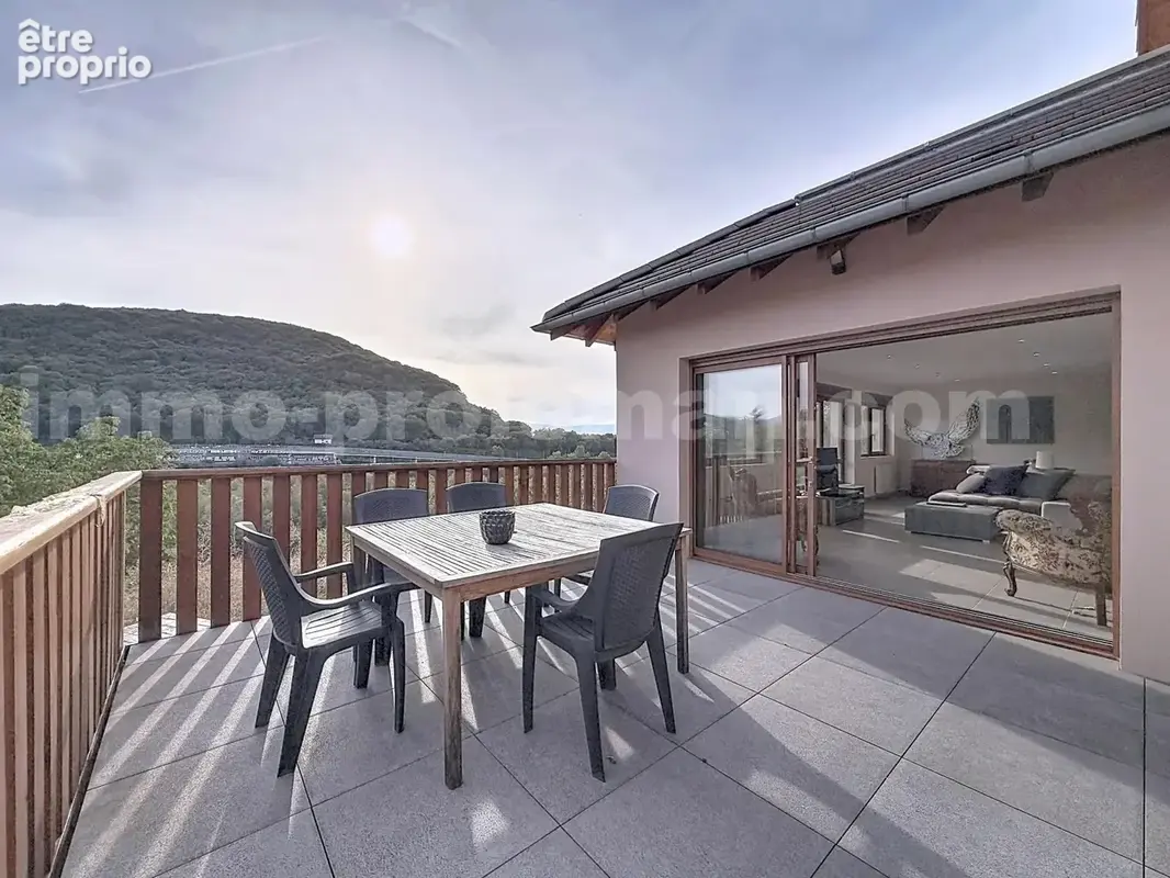 Appartement_T4_Annemasse_belle_superficie_proximitée_frontière_Suisse_tram_Ceva_direction_GENEVE_Frontaliers_Terrasse_