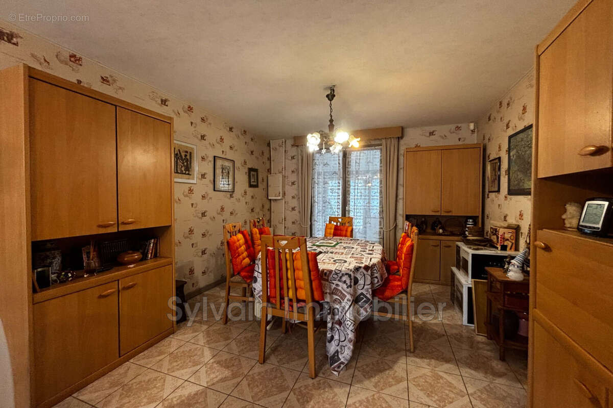 Maison à SAINTE-GENEVIEVE