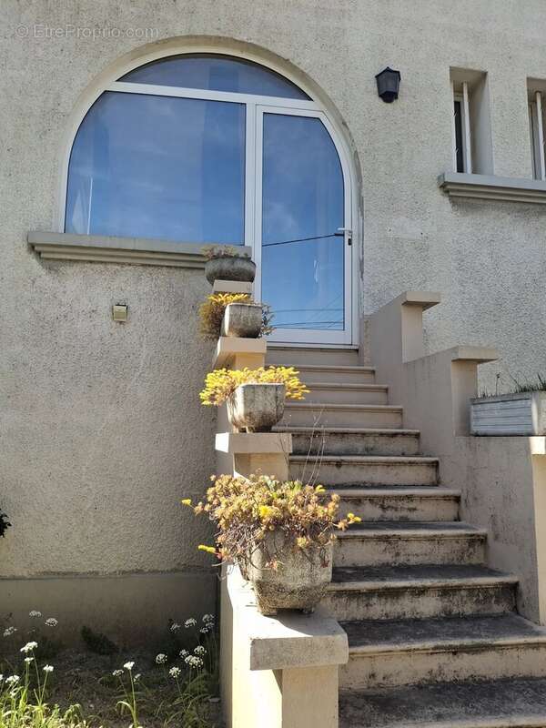 Maison à MONTELIMAR