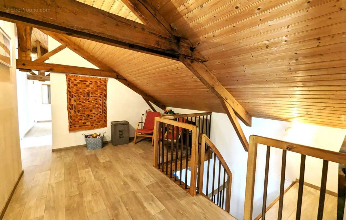 Maison à MONTAIGU-DE-QUERCY