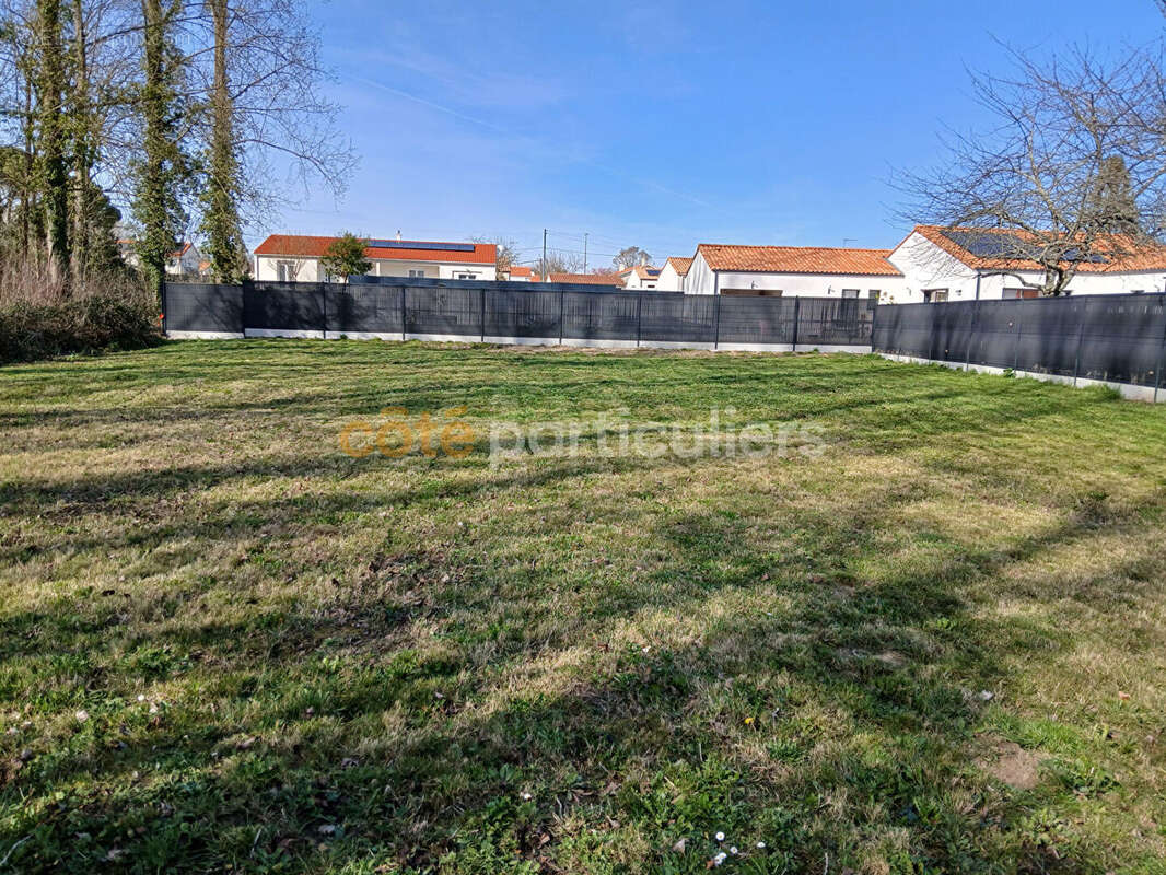 Terrain à COMMEQUIERS