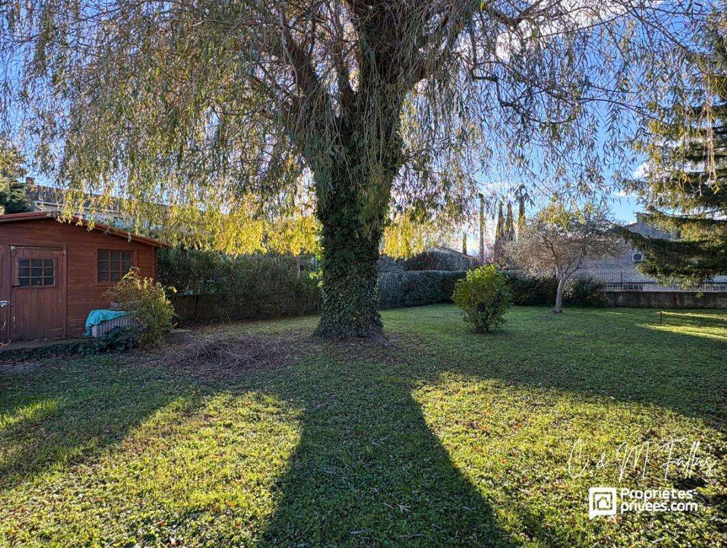 Rare ! Terrain libre constructeur proche centre-village à Entraigues-sur-la-Sorgue - photo 3
