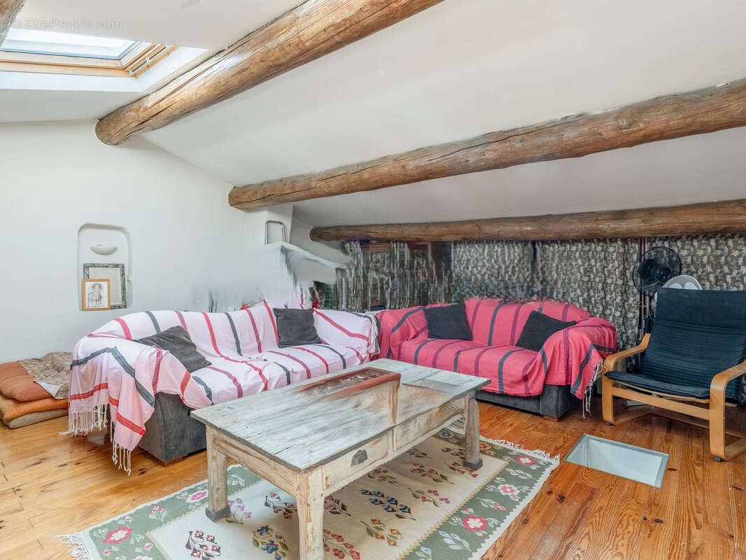 ALLEINS, maison de caractère de 350 m2, piscine, garage - photo 22