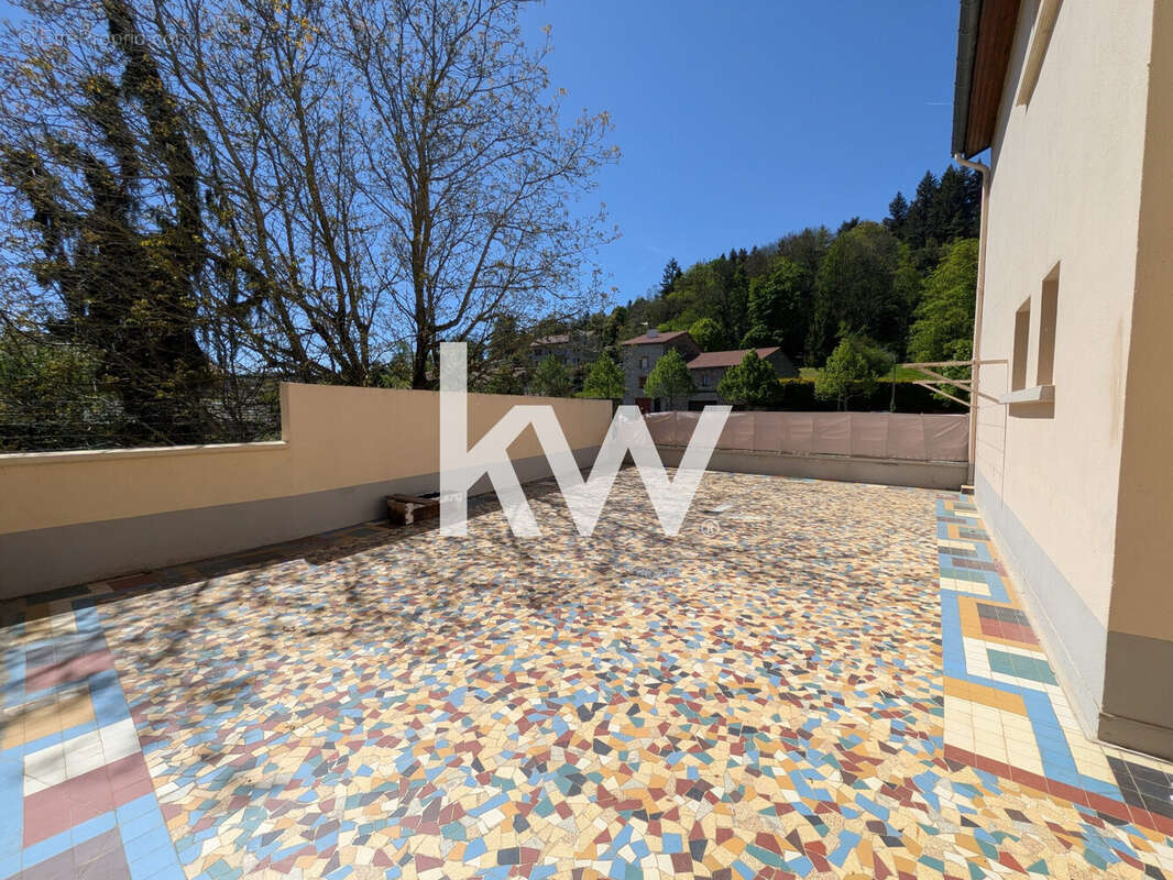 Appartement 240 m² à Saint-Bonnet-Le-Chateau  - photo 5