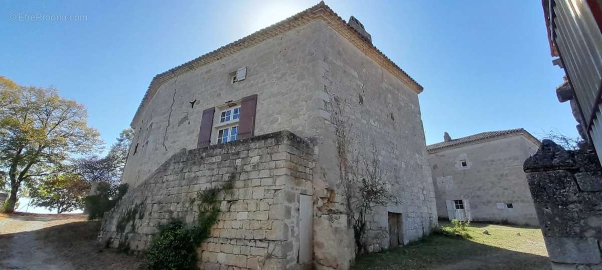Maison à ENGAYRAC
