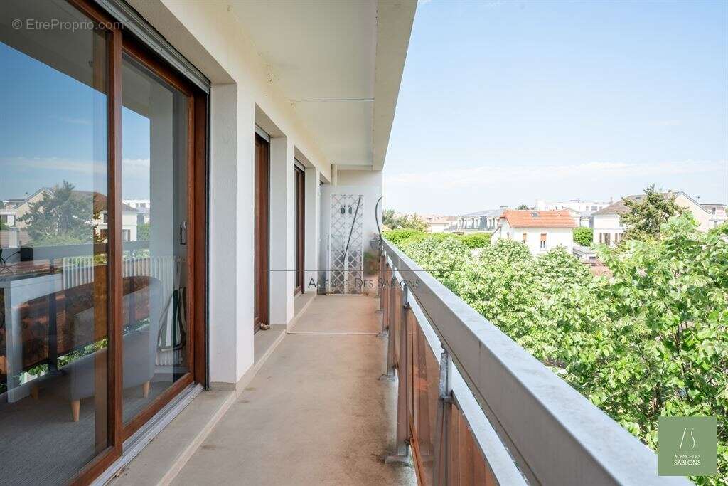 Commerce à CROISSY-SUR-SEINE