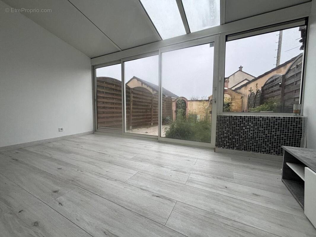 Maison à SAINT-PIERRE-DU-PERRAY