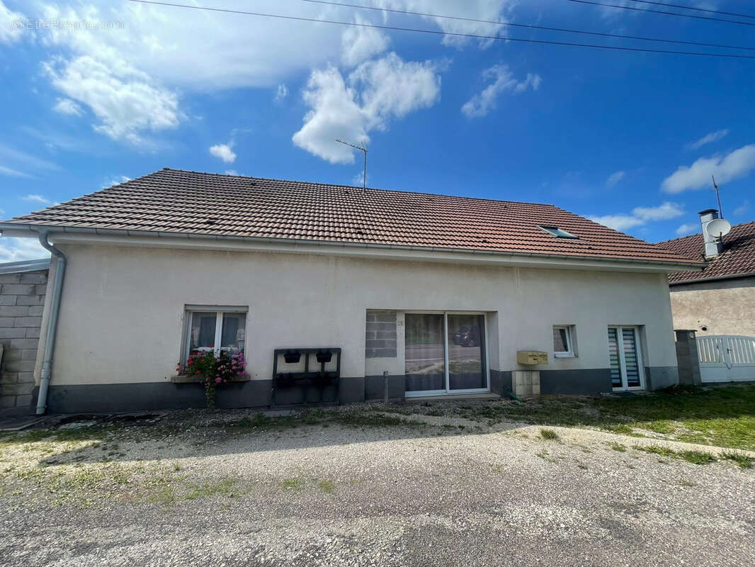 Maison à MALBOUHANS