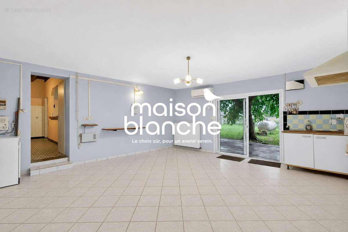 Maison à MONTAGNE