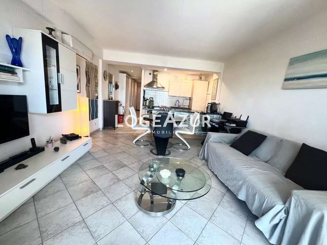 Appartement à VALLAURIS