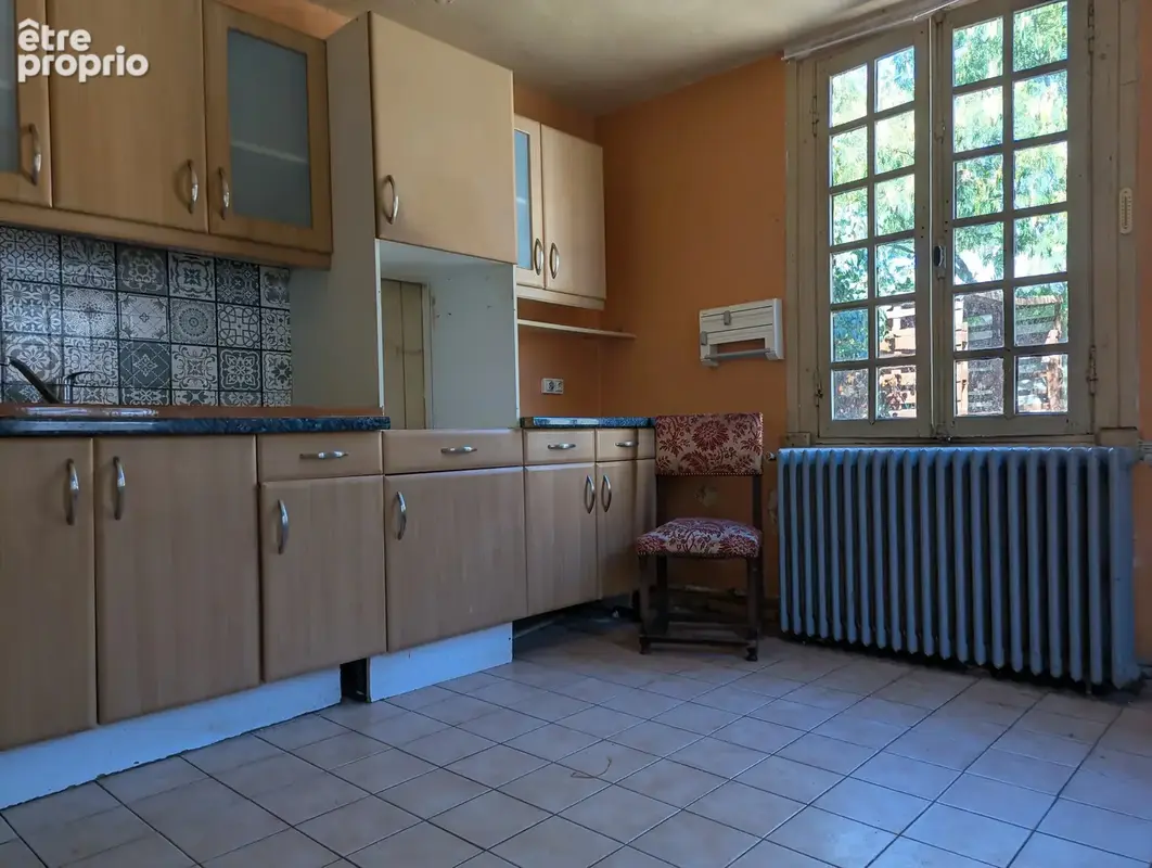 Grande maison de ville de 4 chambres, idéalement située à Montmorillon - photo 3