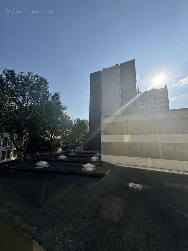 Métro OURCQ 75019 Paris - STUDIO 25 m2 refait à neuf - photo 6