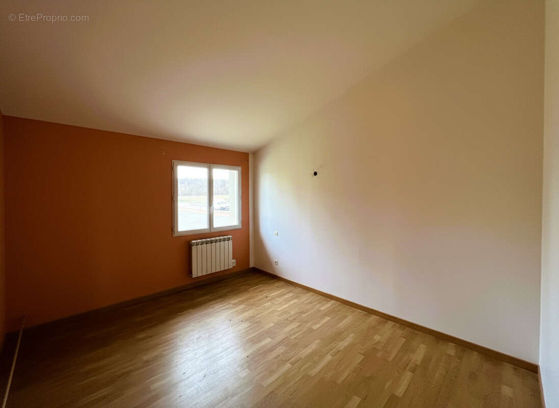 Maison à CHAMPROND-EN-GATINE