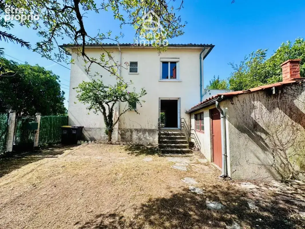Maison à rénover   angouleme   4 chambres   garage   fort po - photo 3