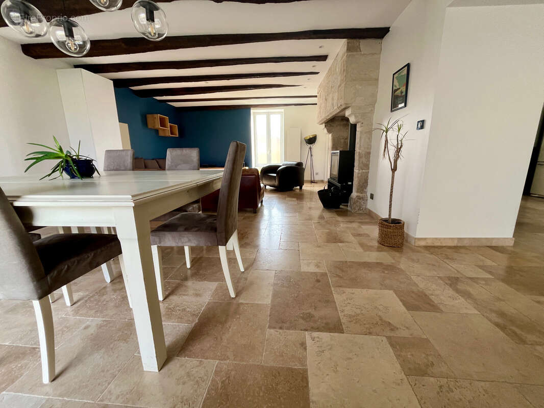 Maison à COULOUNIEIX-CHAMIERS