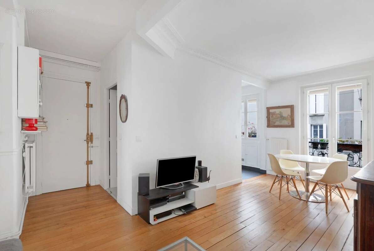 Appartement à PARIS-18E
