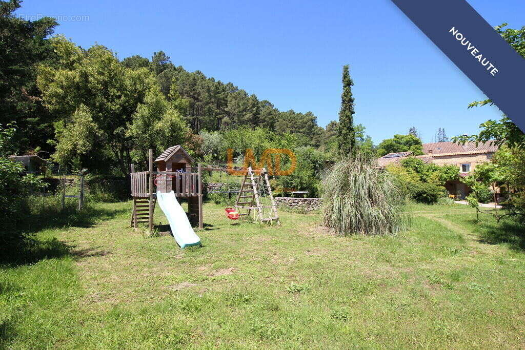 Appartement à SAINT-PAUL-LE-JEUNE