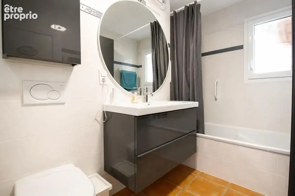 Maison de 6 pièces de 130 m² à Vallon-Pont-d'Arc - photo 7
