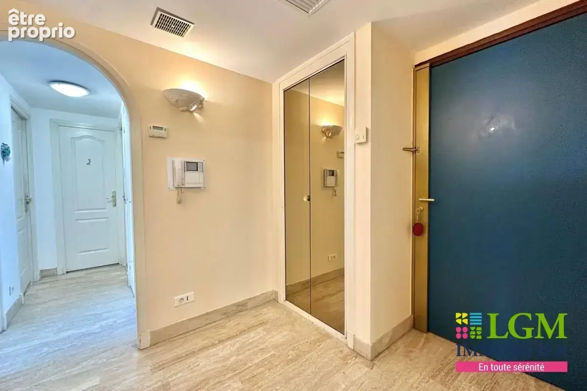 NÎMES - Appartement avec garage Quai de la Fontaine - photo 10