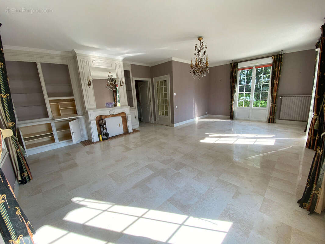 Maison à PLOUGOURVEST