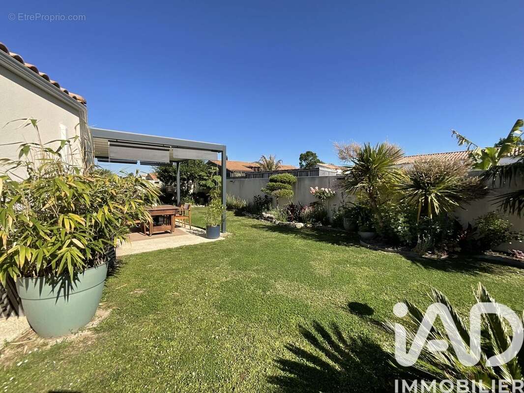Photo 2 - Maison à ANGLIERS