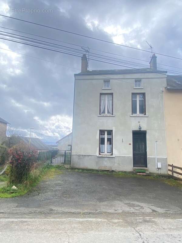 Maison à FOLLES