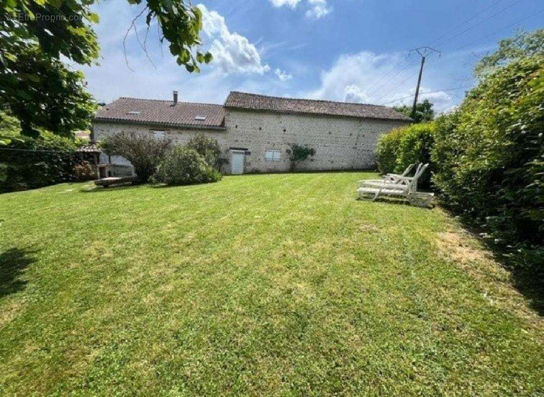 Maison à VILLEFAGNAN