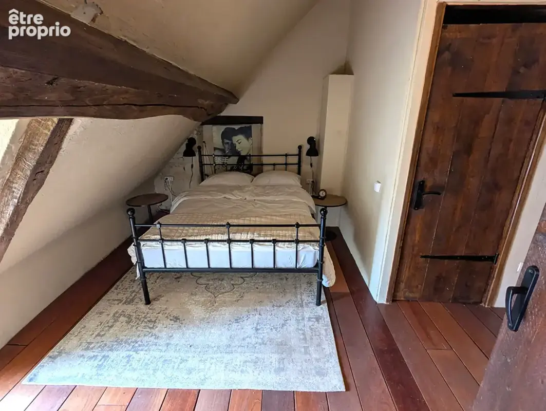 INDRE - Charmante propriété ancienne avec trois chambres, deux pièces de réception et un gîte indépendant d'une chambre. - photo 12