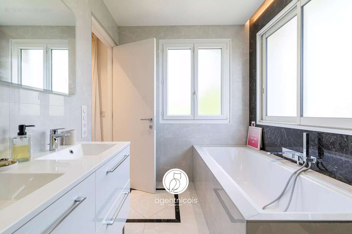 Appartement à VILLEFRANCHE-SUR-MER