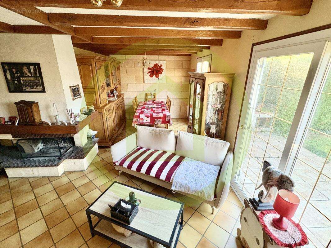 Maison à BEVILLE-LE-COMTE