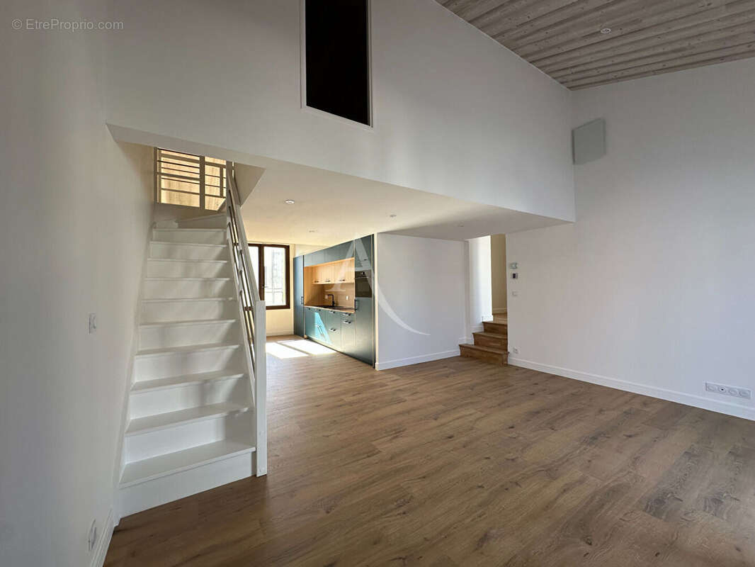Appartement à FOURAS