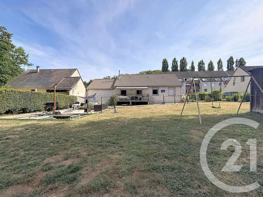 Maison 102 m² à Donnemarie-Dontilly  - photo 11