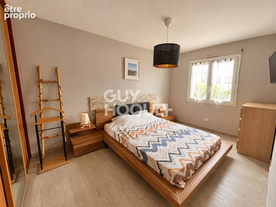 YSSAC LA TOURETTE - Plain pied 103 m2, 3 chambres, Piscine - photo 8