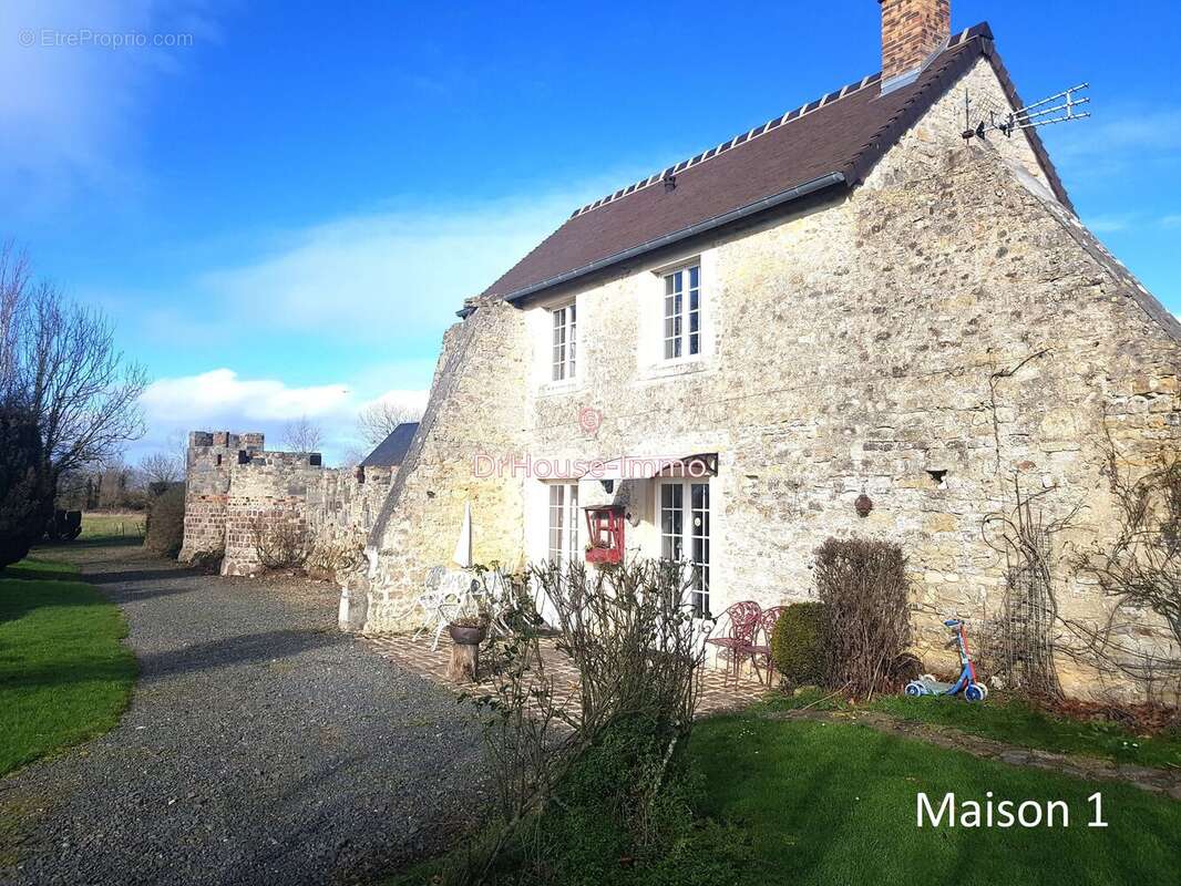 Maison à PORT-EN-BESSIN-HUPPAIN