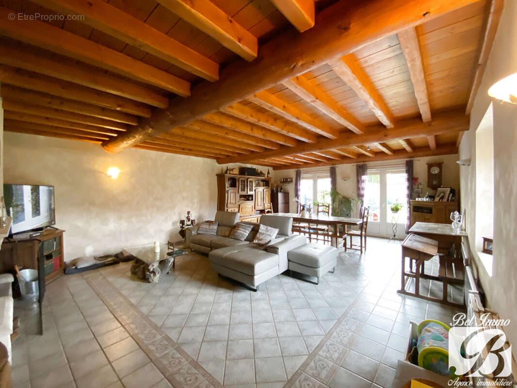 Maison à HIERES-SUR-AMBY