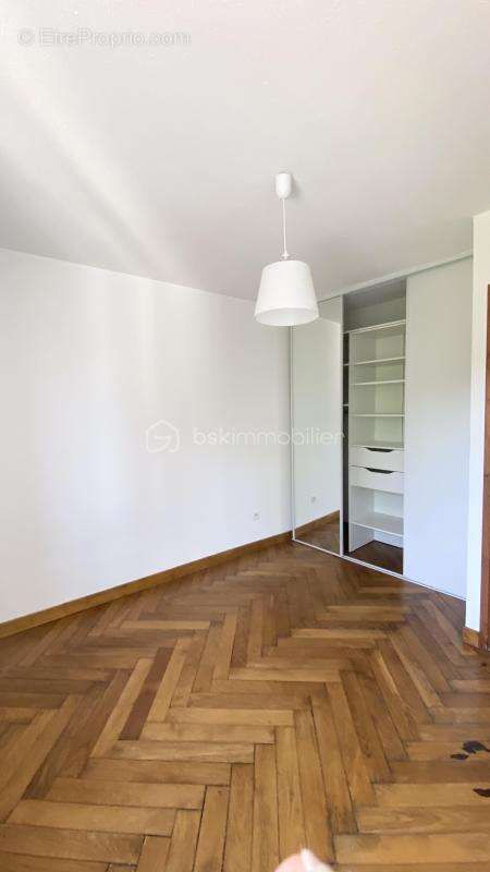 Appartement à LENTILLY
