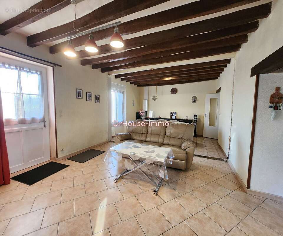 Maison à SAINT-CHRISTOPHE-DU-JAMBET