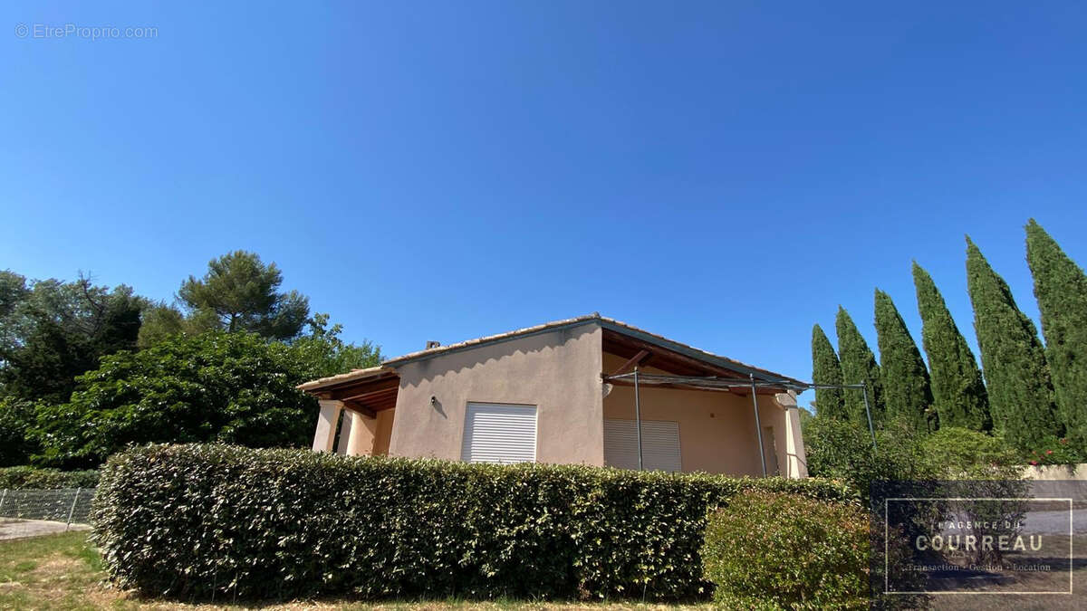 MAISON T5 de 163 M2 avec terrasses, piscine & garage - photo 16