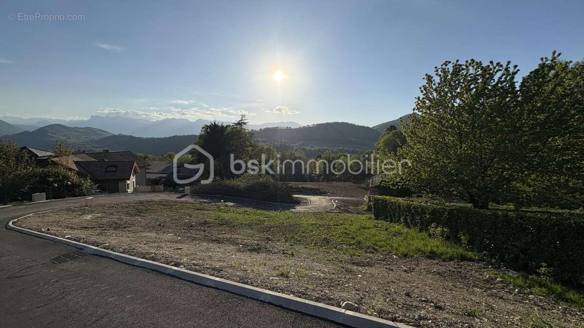 Terrain à SAINT-MARTIN-D'URIAGE