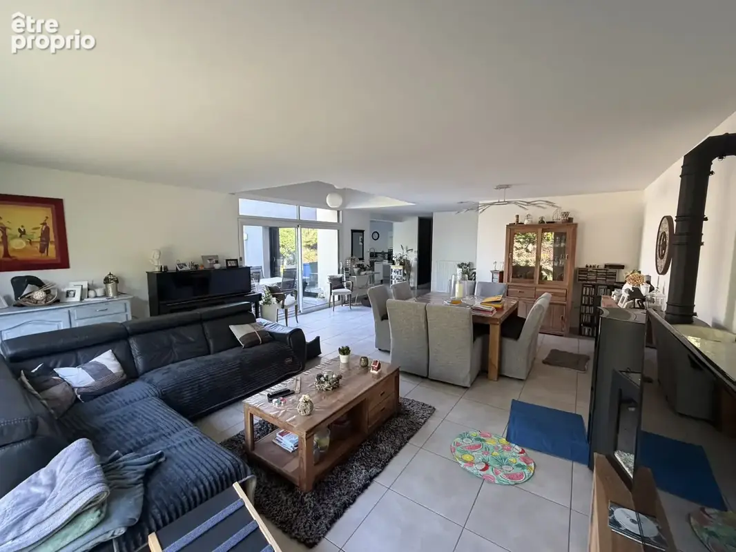 Pavillon familial en résidence, bâtie sur 610 m2. - photo 2