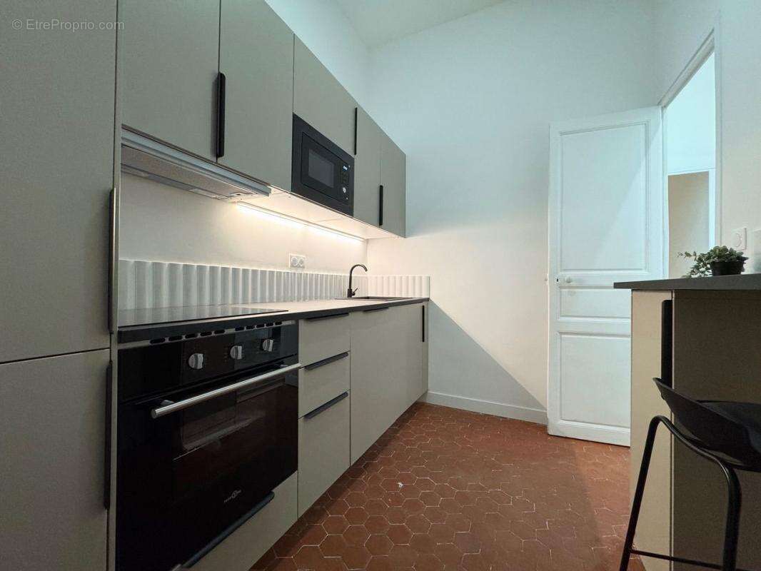 Appartement à MARSEILLE-1E